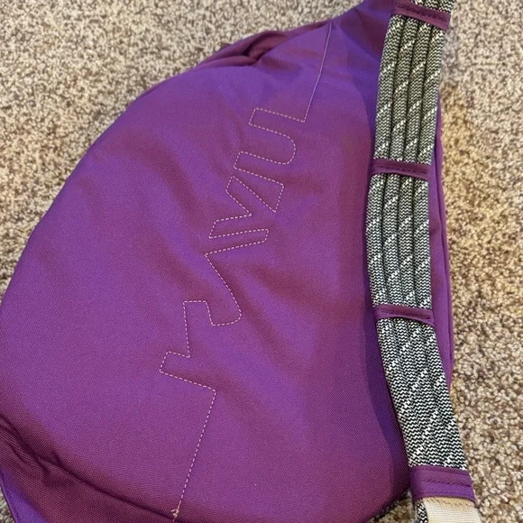 Kavu Vibrant Purple Sling Bag - Picture 4 of 6